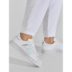 Superstar White Hologram GV8899