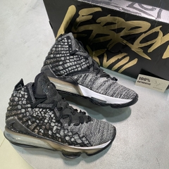 Lebron XVII 17 Black White BQ3177 002