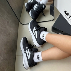 Runfalcon 5 Wide Black White IE0556