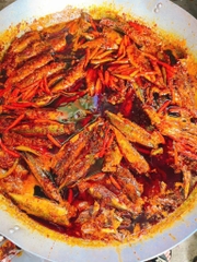 Cá nục kho rục xương hộp 600g