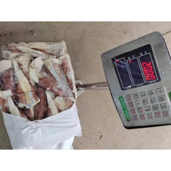Đuôi Mực Ống Đại Dương Bự Chà Bá - Khay 1Kg