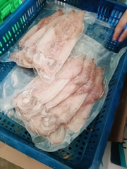 Mực ống xẻ 1 nắng size 5-6 con 1kg