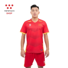 Bộ thi đấu Đội tuyển bóng đá Quốc gia 2025 (bản FAN) màu "Đỏ" MJ-A4054-03 - Hàng Chính Hãng