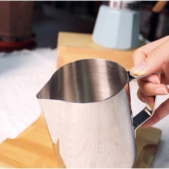 Ca đánh sữa inox 900ml