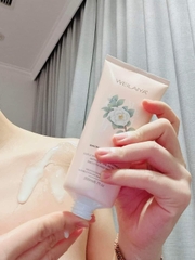 Serum dưỡng thể hoa trà Weilaiya