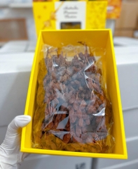 Nho khô nguyên cành Thompson Úc hộp 500gr