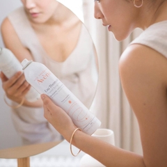 Xịt khoáng Avene 300ml Cấp Nước, Làm Dịu & Giảm Kích Ứng da của Pháp