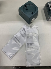 Đồng hồ để bàn có báo thức, pin có thể sạc lại