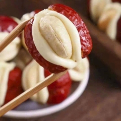 Táo đỏ kẹp sữa lạc đà Kaza túi 500gr