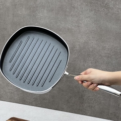 Chảo đúc inox nguyên khối dòng free-oil Kaiyo của Nhật size 24cm