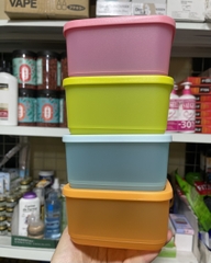 Bộ 4 hộp vuông dung tích 650ml Small Square Round