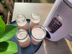 Máy làm sữa hạt UNIE UMB10 dung tích 1000ml