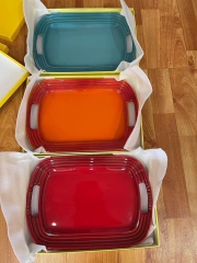 Sét 3 đĩa sứ có tay cầm Le Creuset Kích thước 31x21x3cm