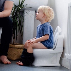 BỒN VỆ SINH THU NHỎ CHO BÉ