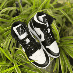 Giày Air Jordan 1 Mid ‘Panda’