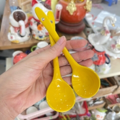 Thìa sắc màu