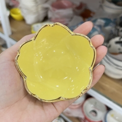 Hoa nến vẽ vàng