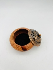 TRÀ CỤ - LƯ TRẦM