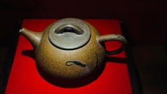 Ấm gốm Quyết Thành