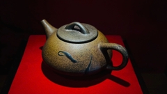 Ấm gốm Quyết Thành