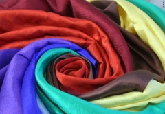 LỤA ĐŨI TƠ TẰM - KHĂN QUÀNG LỤA TƠ TẰM THỦ CÔNG