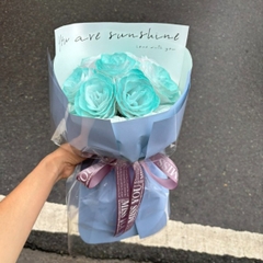 💙 Bó Hoa Sáp Xanh Pastel – Độc Đáo & Tinh Tế Như Lời Nhắn “You Are Sunshine”