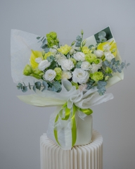 Bó Hoa “Lời Chúc Bình An” – Cẩm chướng xanh trắng & hồng môn