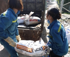 Công nhân vệ sinh môi trường và những mối nguy rình rập