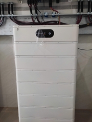 Pin lithium-ion xếp chồng, dùng lưu trữ năng lượng mặt trời của tấm pin năng lượng, công suất 100Ah, điện cáp 76,8V, model UNIV7600HST