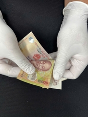 Găng tay nitrile Ams dùng một lần màu trắng,quy cách A5208 (hộp 100 cái)