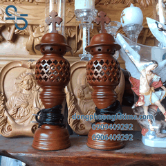 2 CÂY ĐÈN GỖ THÁNH GIÁ (GỖ MÀU MAHOGANY)