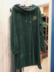 Đầm hoodie nhung Tommy