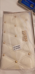 ví guess cầm tay