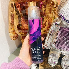 Xịt thơm Bath & Body Work Dark Kiss 236ml