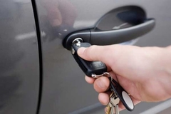 Bật mí cho bạn các cách mở cửa xe ô tô khi bị khóa an toàn, hiệu quả