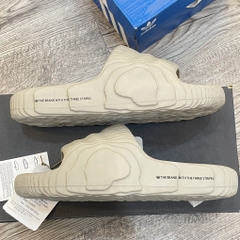 Dép ADILETTE 22 Light Grey