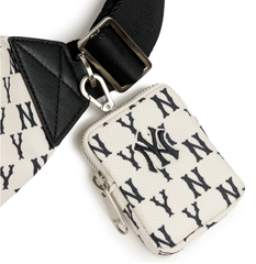 Túi đeo hông MLB Monogram Hipsack New York Yankees 3AHSM012N-50CRD
