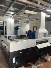 MÁY CẮT VẢI LASER 1825