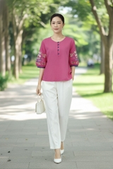 M COLLECTION | Áo Kiểu Nữ Trung Niên Tặng Mẹ, Bà Cổ Tròn Cài Nút Vải Linen Thêu Hoa Tay Lỡ A13037LW01