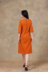 SWANLAKE | Váy Đầm Nữ Midi Suông Cổ Tròn Tay Lỡ Chất Vải Linen Thêu Hoa Cao Cấp Đi Tiệc D13228LW01