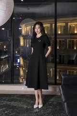 SWANLAKE | Váy Đầm Midi Nữ Phom A Vải Thun Dày Cổ Tròn Tay Ngắn Có Túi Công Sở Đi Tiệc D13379MW01