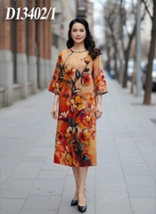 M COLLECTION | Đầm Thường Ngày Phuom Suông Đũi Dài Qua Gối In D13402LW01