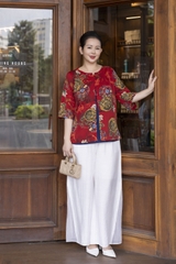 M COLLECTION | Áo Kiểu Nữ Trung Niên Tặng Mẹ Lụa Bông Hai Lớp Cổ Tròn Cài Nút Tay Lỡ Xẻ Tà A13256LW01