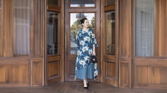 M COLLECTION | Váy Đầm Nữ Trung Niên Tặng Mẹ, Bà Suông Tơ 2 Lớp Cổ Tròn Tay Lỡ In Hoa D13247LW01