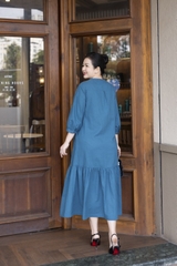 M COLLECTION | Váy Đầm Nữ Trung Niên Tặng Mẹ, Bà Suông Vải Linen Thêu Hoa Cổ Chữ V Tay Lỡ D13273LW01