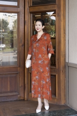 M COLLECTION | Váy Đầm Suông Nữ Trung Niên Tặng Mẹ, Bà Vải Lụa Bông Cao Cấp Cổ Trụ Tay Lỡ D13271LW01