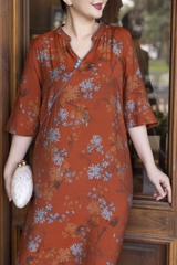 M COLLECTION | Váy Đầm Suông Nữ Trung Niên Tặng Mẹ, Bà Vải Lụa Bông Cao Cấp Cổ Trụ Tay Lỡ D13271LW01