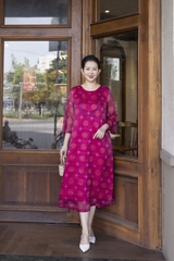 M COLLECTION | Váy Đầm Suông Nữ Trung Niên Tặng Mẹ Vải Tơ Bông Lót Tay Lỡ Cổ Tròn Đính Nút D13257LW01