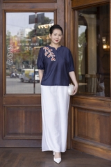 M COLLECTION | Áo Kiểu Nữ Trung Niên Tặng Mẹ, Bà Vải Tơ Cotton Thêu Hoa Tay Bí Lỡ Bo Chun A13212LW01