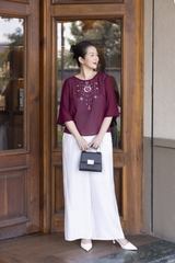 M COLLECTION | Áo Kiểu Nữ Trung Niên Tặng Mẹ Chất Vải Chiffon Thêu Hoa Cổ Tròn Tay Lỡ A13024LW01